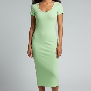 Scoop Neck Short Sleeve Midi Dress in Light Green